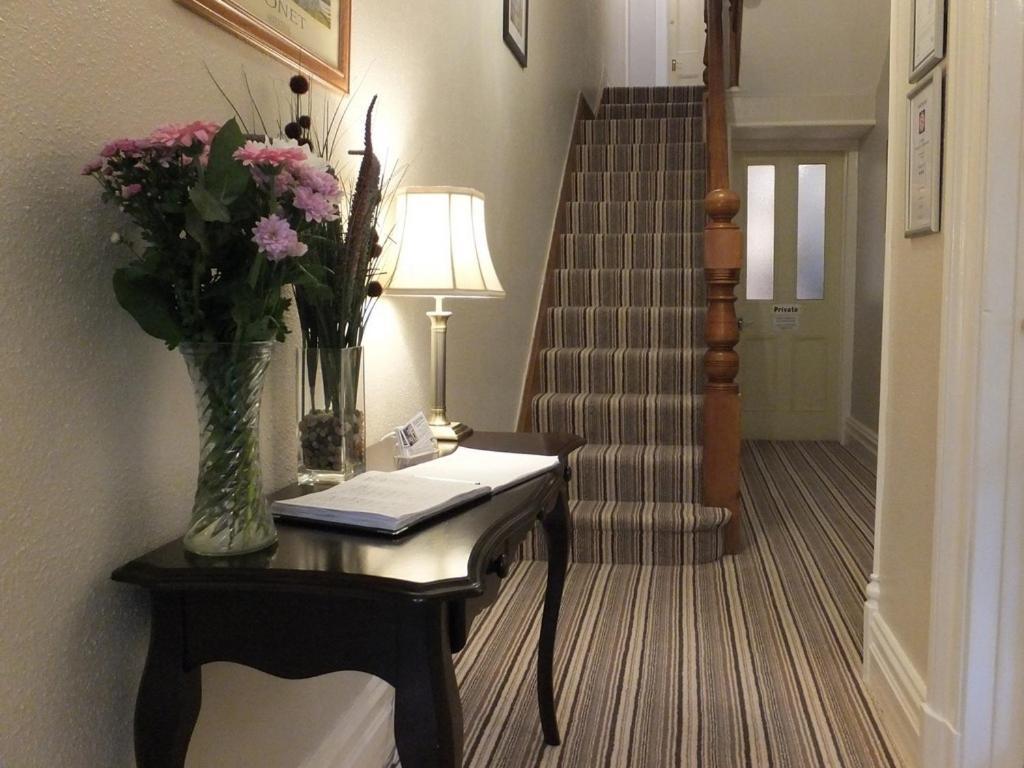 Holmlea Guest House Exclusively For Adults Windermere Extérieur photo